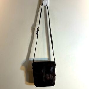 TIMBERLAND Leather Crossbody Bag Dark Brown Some Distressing Snap Closure